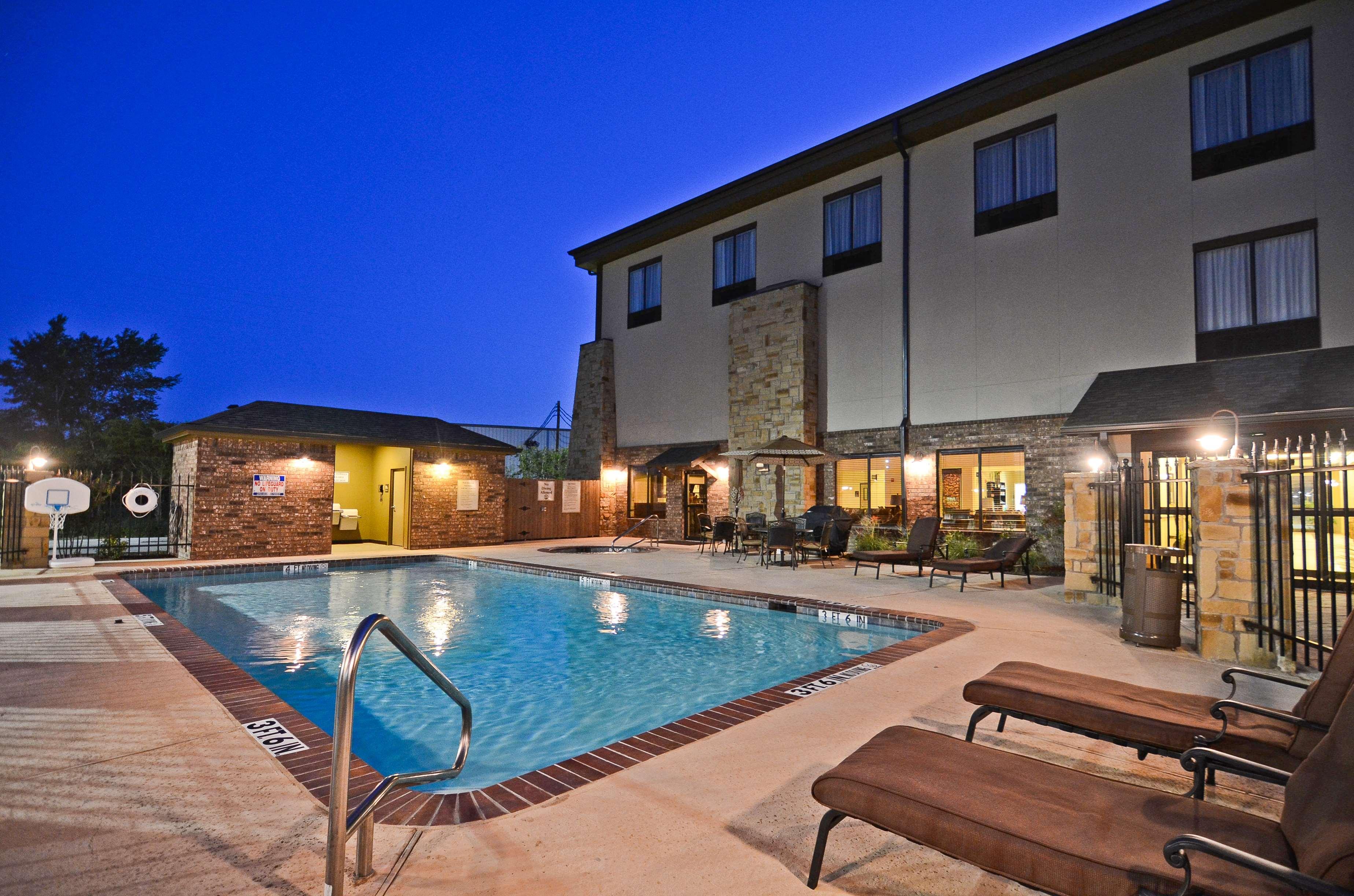 Best Western Plus Emory At Lake Fork Inn & Suites Зручності фото